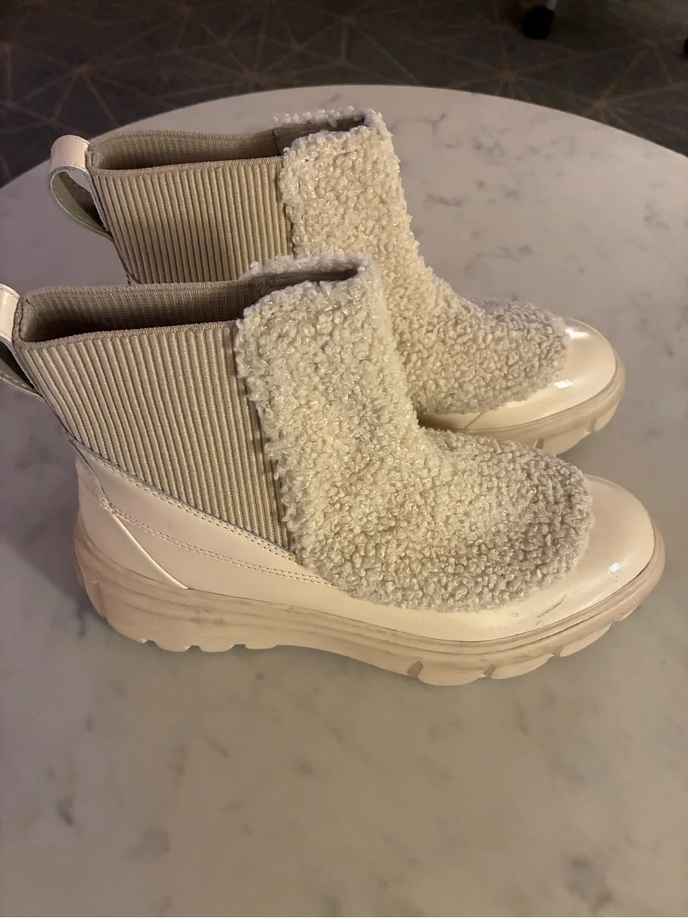 NWOT SOREL Caribou X Waterproof Chelsea Boots Size 9.5